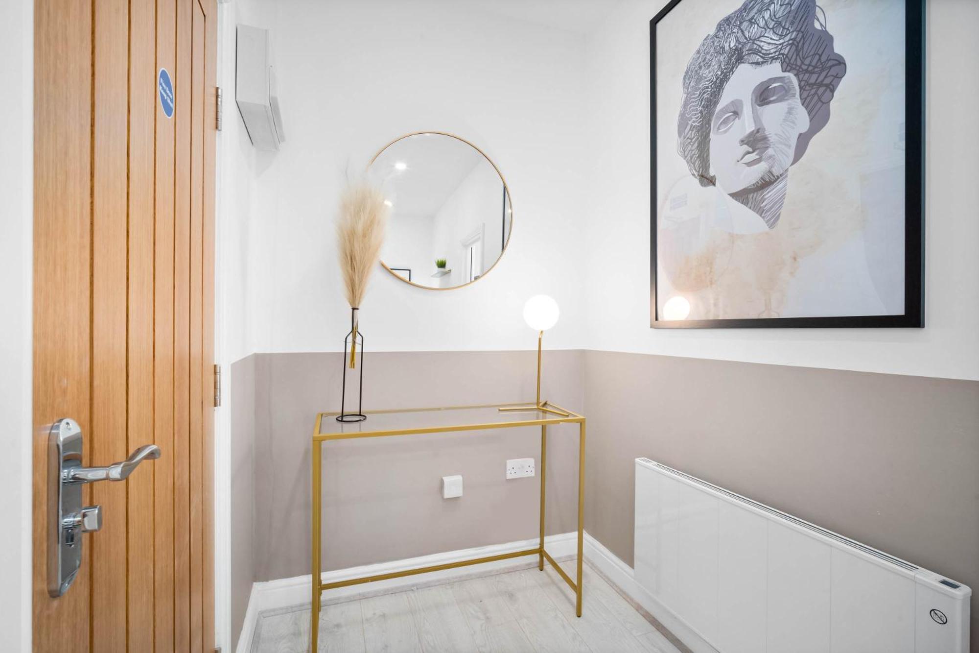 Luxury Apartment - Wifi - Smart Tv - Near City Centre - 2Mr 버밍엄 객실 사진